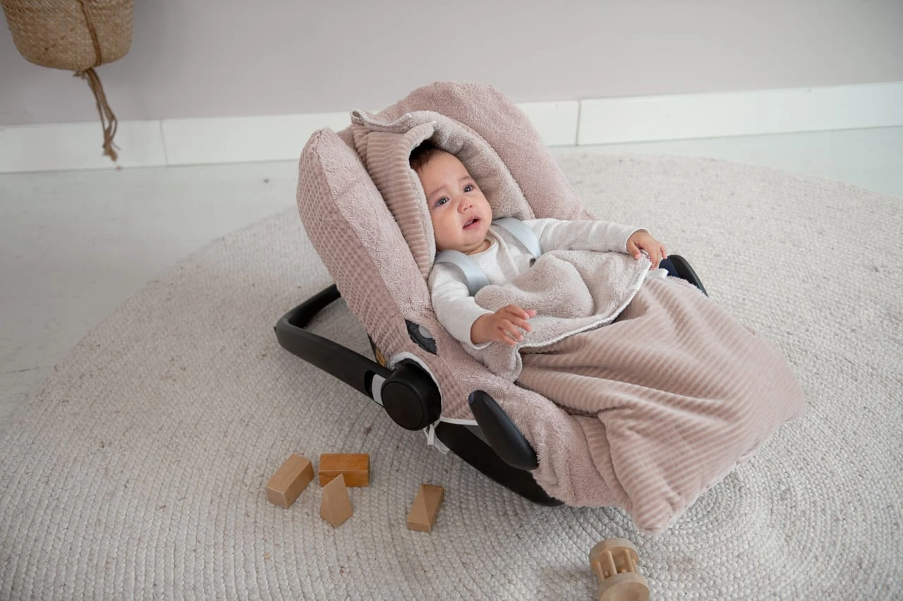 Koeka Babyschalenbezug 0+ 3 Punkte Antwerp In Altes Rosa 4 Koeka Babyschalenbezug 0+ 3 Punkte Antwerp In Altes Rosa – Bild 4